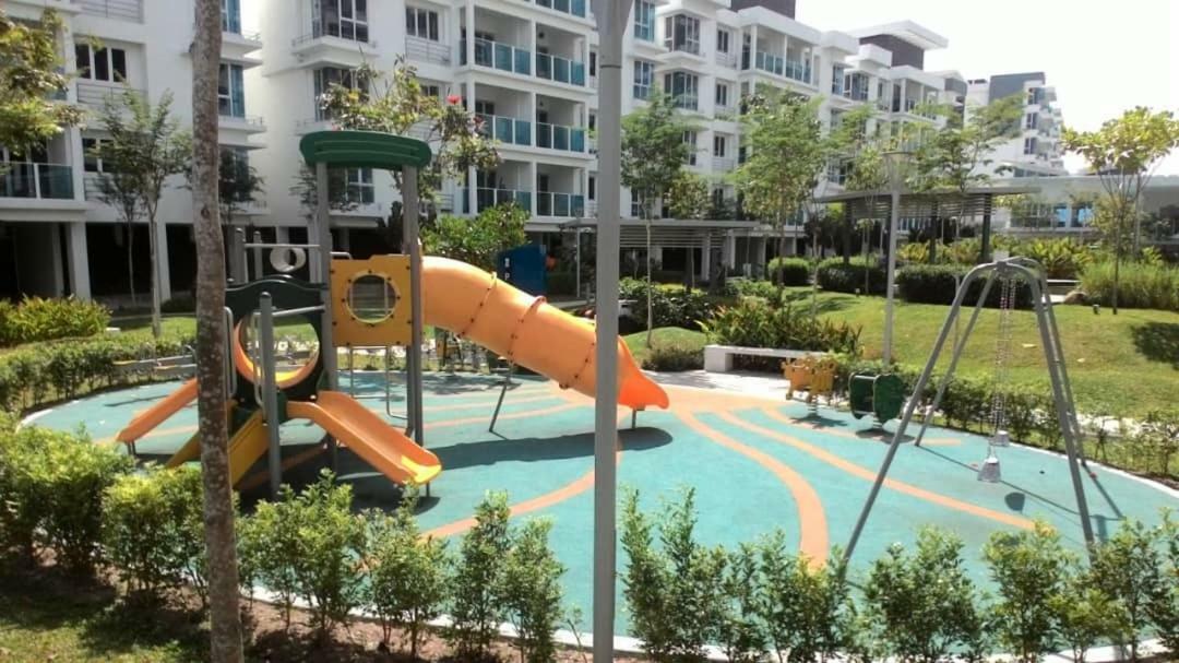 De Putra * Kajang